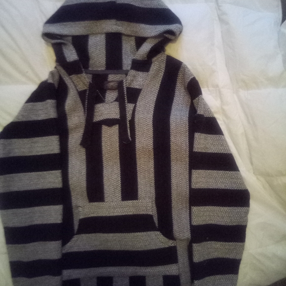 BLACK AND GREY HOODIE - Picture 1 of 1